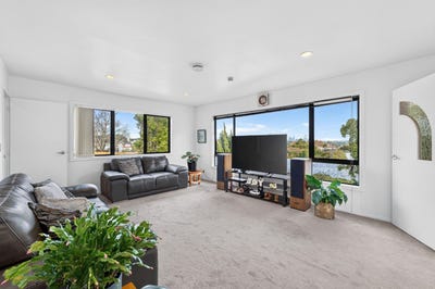 /international/nz/belmont-north-shore-city-380066169345/