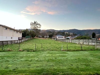 /international/nz/8a-york-street-tapanui-clutha-380066101900/