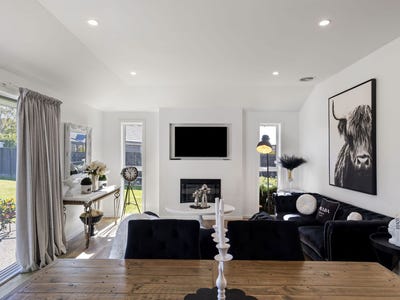 /international/nz/111-johnstone-drive-fitzherbert-palmerston-north-city-380066107287/