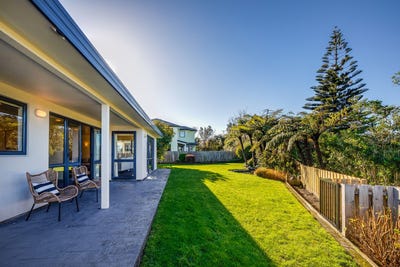/international/nz/5-st-elizabeth-heights-normandale-lower-hutt-city-380066172183/