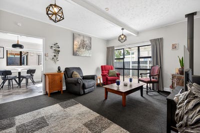/international/nz/975-fergusson-drive-ebdentown-upper-hutt-city-380066089571/