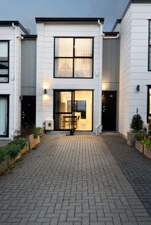 /international/nz/13-oki-place-glenfield-north-shore-city-380066168744/