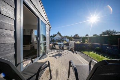 /international/nz/manapouri-southland-380066105616/