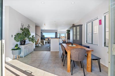 /international/nz/256-alec-craig-way-gulf-harbour-rodney-380066178298/