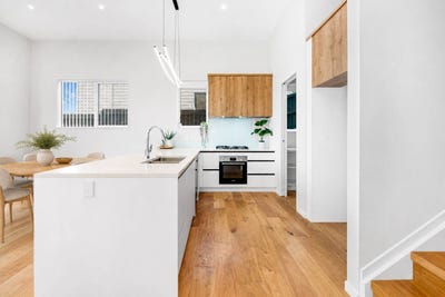 /international/nz/8-kowaitau-avenue-beachlands-manukau-city-380066181022/