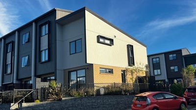 /international/nz/84-selo-street-glen-eden-waitakere-city-380066176353/
