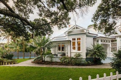 /international/nz/1-queen-street-northcote-point-north-shore-city-380066109872/