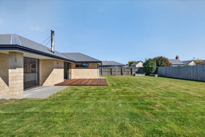 /international/nz/7-cressy-place-darfield-selwyn-380066115239/