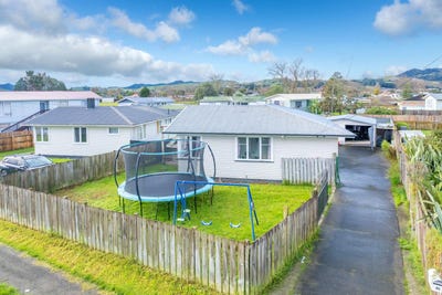 /international/nz/35-paki-street-huntly-waikato-380066110282/