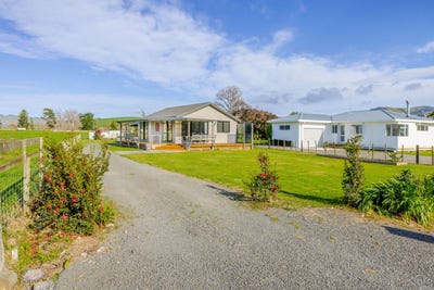 /international/nz/14-beach-road-porangahau-central-hawkes-bay-380066122675/