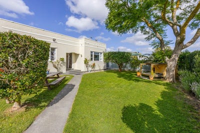 /international/nz/7-burness-road-greenmeadows-napier-city-380066111168/