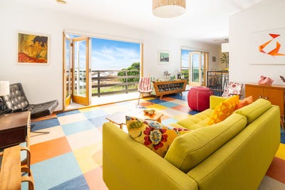 /international/nz/158-the-esplanade-island-bay-wellington-city-380066114430/