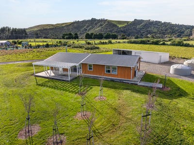 /international/nz/440-haringa-road-carterton-wairarapa-380066165299/