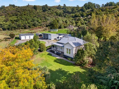/international/nz/71-hoeke-road-carterton-wairarapa-380066109461/
