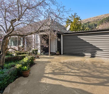 /international/nz/3-3-sumnervale-drive-sumner-christchurch-city-380066179344/