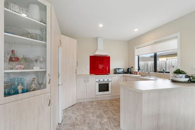/international/nz/61-ashmore-park-road-carterton-wairarapa-380066094502/