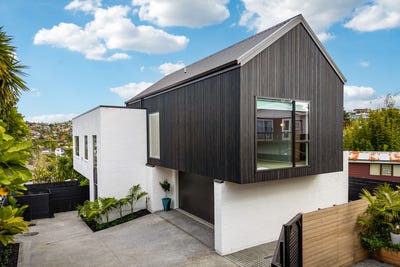 /international/nz/murrays-bay-north-shore-city-380066096904/