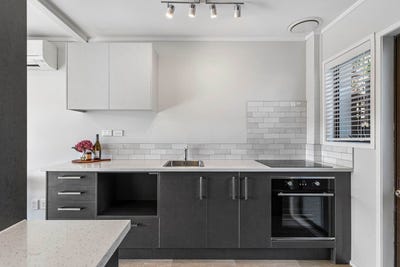 /international/nz/85-edmonton-road-henderson-waitakere-city-380066083023/
