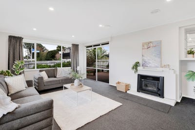 /international/nz/68-wallath-road-westown-new-plymouth-380066168354/