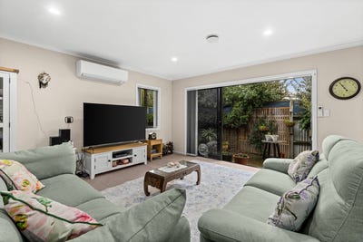 /international/nz/greenmeadows-napier-city-380066097378/