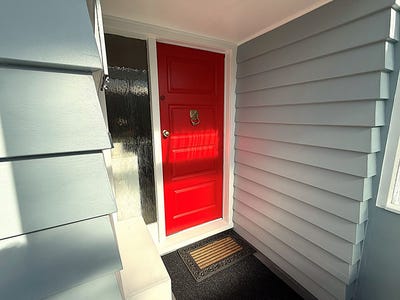 /international/nz/7-hawtrey-terrace-johnsonville-wellington-city-380066183049/