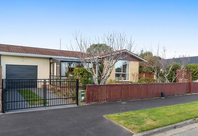 /international/nz/blairdon-place-bishopdale-christchurch-city-380066115288/