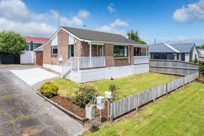 /international/nz/dinsdale-hamilton-city-380066109950/