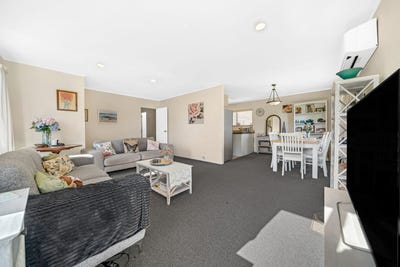 /international/nz/27-lochend-place-highland-park-manukau-city-380066185271/