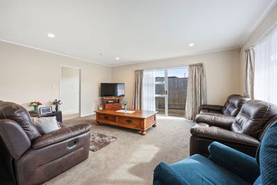 /international/nz/242-botany-road-golflands-manukau-city-380066183090/