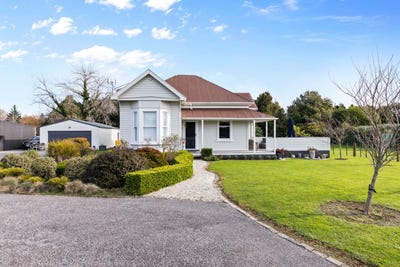 /international/nz/458-mountain-road-lepperton-new-plymouth-380066115564/