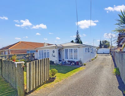 /international/nz/8-york-street-glenholme-rotorua-380066179817/