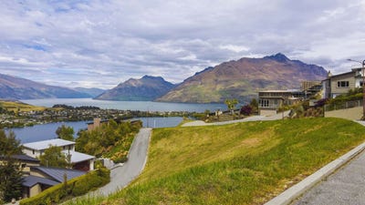 /international/nz/2-annes-way-queenstown-central-central-otago-lakes-district-380066103669/