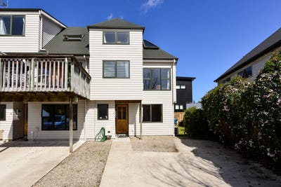 /international/nz/hamilton-east-hamilton-city-380066176097/