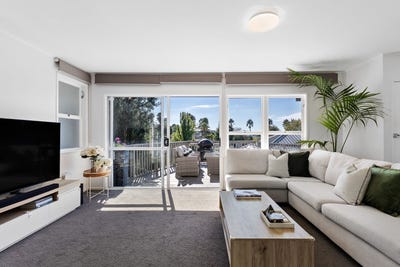 /international/nz/saint-johns-auckland-city-380066094317/