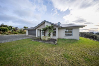 /international/nz/te-anau-southland-380066111399/