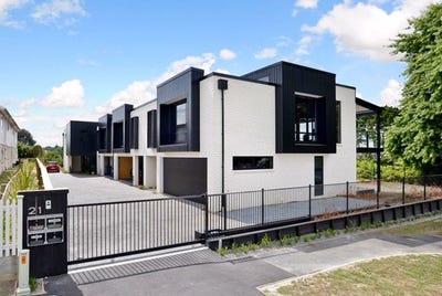/international/nz/hamilton-central-hamilton-city-380066162001/