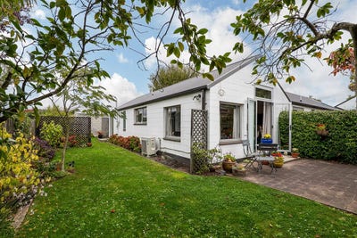 /international/nz/saint-albans-canterbury-380066077457/