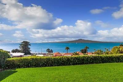 /international/nz/18-ronaki-road-mission-bay-auckland-city-380066122506/