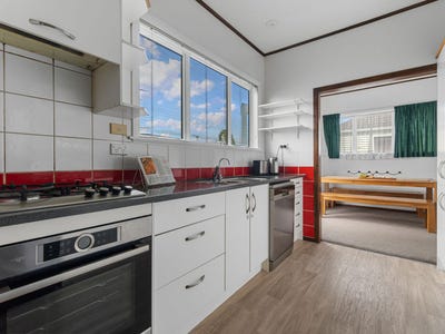 /international/nz/bains-avenue-hamilton-east-waikato-380066094214/