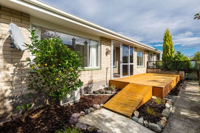 /international/nz/2-browns-avenue-waimate-canterbury-380066114927/