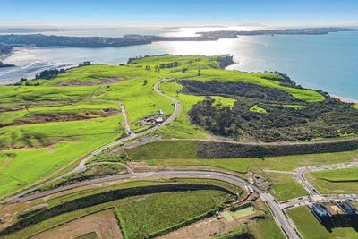 /international/nz/28-humenga-place-long-bay-north-shore-city-380066078821/
