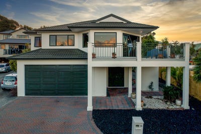 /international/nz/32-ian-sage-avenue-torbay-north-shore-city-380066118119/