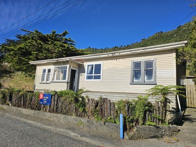 /international/nz/100-omoto-road-greymouth-grey-380066093965/
