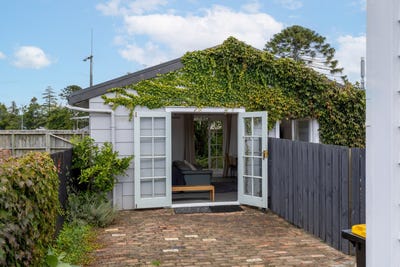 /international/nz/7-corbett-street-paeroa-hauraki-380066106676/