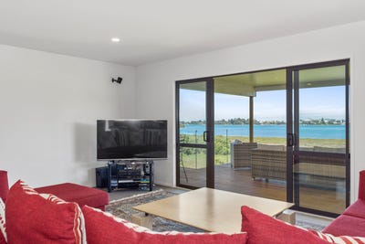 /international/nz/otumoetai-tauranga-380066114599/