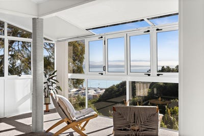 /international/nz/lighthouse-road-napier-hill-napier-city-380066090013/