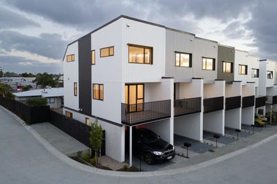 /international/nz/16-kanapa-road-northcross-north-shore-city-380066103764/