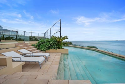 /international/nz/207-beach-road-campbells-bay-north-shore-city-380066101314/