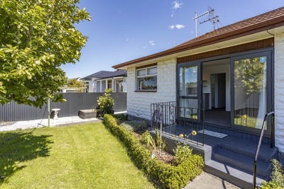 /international/nz/bank-street-amberley-canterbury-380066106439/