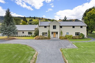 /international/nz/17-wairongoa-road-north-taieri-dunedin-city-380066123391/